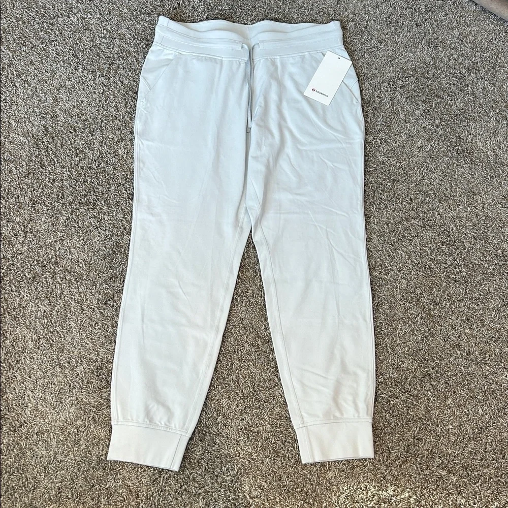 Lululemon Ready To Rulu Pant in Vapor NWT - Picture 4 of 6